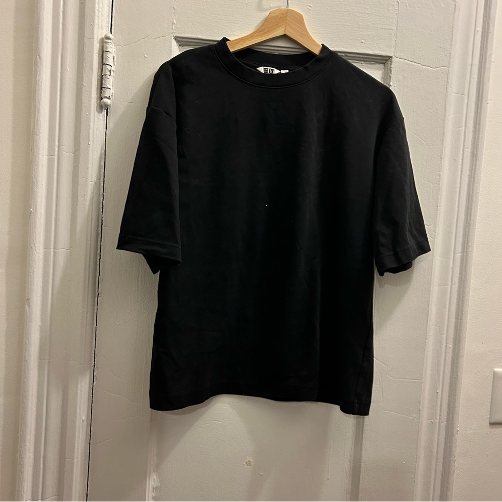 Uniqlo airism men’s M body black tee